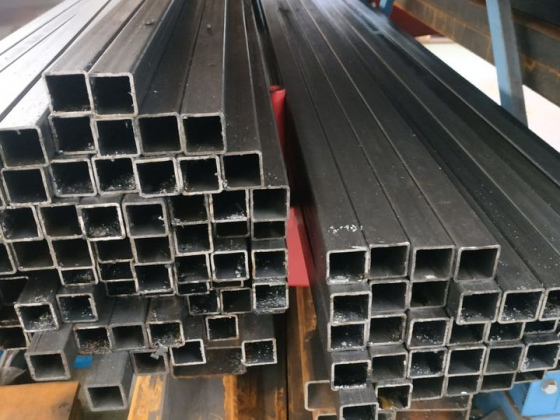 truba-profilnaya-kvadratnaya-200x12-mm-09g2s-12