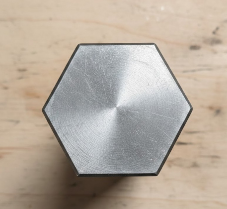 shestigrannik-nerzhaveyushhij-kalibrovannyij-27-mm-12x18n10t