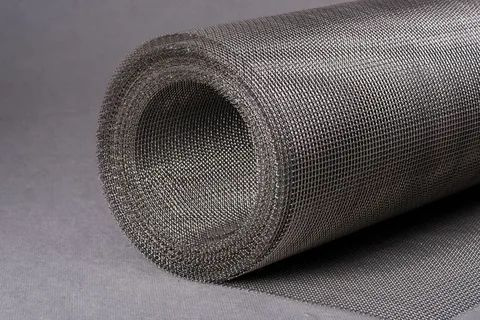 setka-tkanaya-nerzhaveyushhaya-2x2x0.4-mm-vyisota-1-m